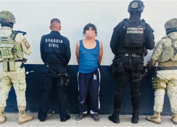 En Operación Apatzingán, hombre es asegurado con arma de fuego y 7 artefactos explosivos