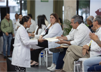 Raúl Morón atiende peticiones y necesidades del Sector Salud de Michoacán