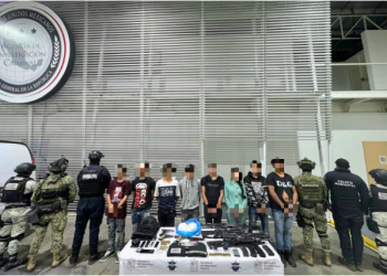 Fuerzas estatales y federales aseguran a 8 personas, armamento y droga en Puruándiro