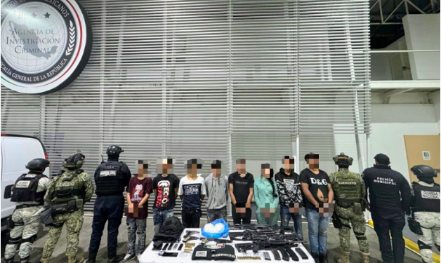 Fuerzas estatales y federales aseguran a 8 personas, armamento y droga en Puruándiro