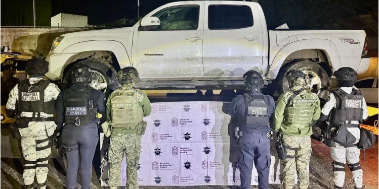 SSP asegura 3 camionetas robadas, 2 rifles y más de mil 600 municiones en Zinapécuaro
