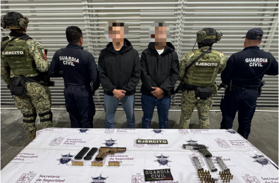 Detenidos en Zinapécuaro 2 hombres de Jalisco con armas, cartuchos y vehículos: SSP