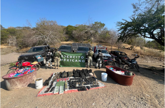 Más de 300 kilogramos de droga y 14 armas largas asegurados en Huetamo: SSP