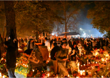 Pátzcuaro vivió una Noche de Ánimas Histórica, llena de Tradición, Cultura y Saldo Blanco