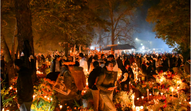 Pátzcuaro vivió una Noche de Ánimas Histórica, llena de Tradición, Cultura y Saldo Blanco