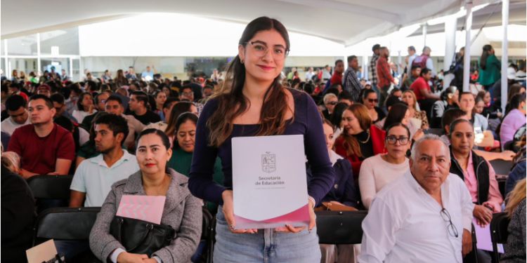 Tras años de espera, más de mil docentes regularizan su documentación: SEE