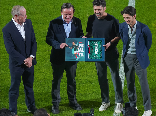 Homenaje a Oribe Peralta, leyenda de la Selección Nacional de México