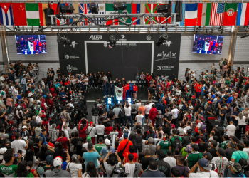 Fernando Medina, Julia Reyes y David Álvarez con histórica actuación