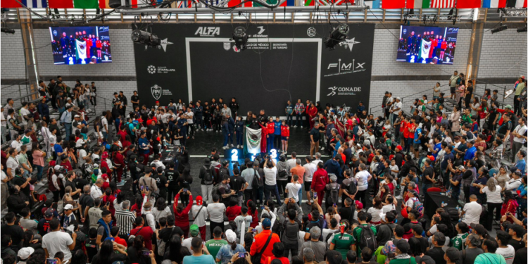 Fernando Medina, Julia Reyes y David Álvarez con histórica actuación