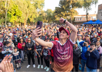 Lidera Rommel Pacheco la histórica y exitosa Carrera Plan Michoacán