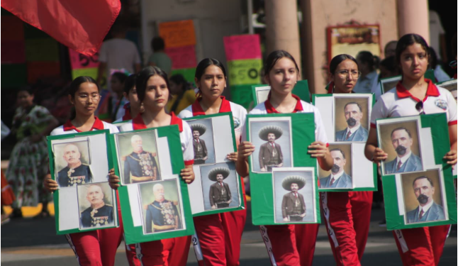 Celebra Apatzingán el CXV aniversario de la Revolución Mexicana