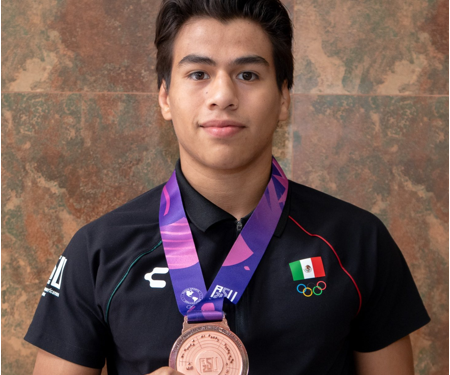 Eduardo Sagastegui con oro en España