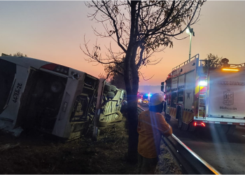 Inicia FGE Carpeta de Investigación por accidente en la carretera Morelia–Pátzcuaro; 7 personas fallecieron y 19 más resultaron lesionadas