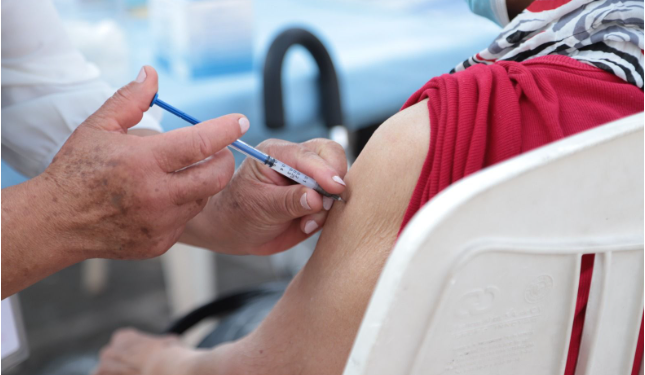 Habrá centros de vacunación en 39 municipios de Michoacán: SSM