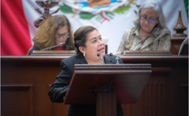 A propuesta de Belinda Iturbide, 76 Legislatura exhorta a que centros comerciales otorguen dos horas de estacionamiento gratuito