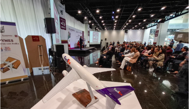 La Secretaría de Economía y FedEx firman convenio para impulsar a las Mipymes mexicanas en su expansión nacional e internacional