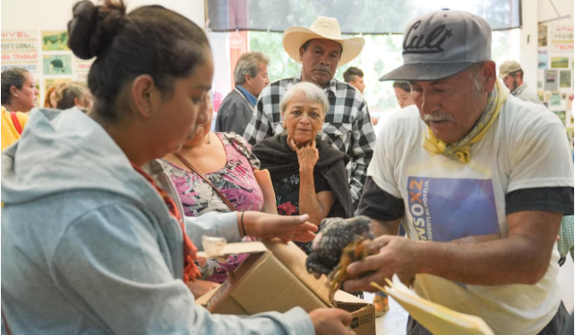 Agrosano ha entregado 150 mil aves e insumos para la soberanía alimentaria de 15 mil familias