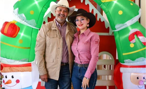 Julio Arreola y Andrea Rodríguez presentan la Caravana Navideña 2025 en Pátzcuaro