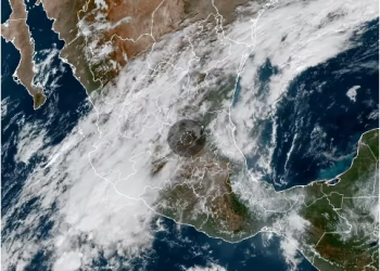 Finalizamos el día con esta imagen de satélite, donde se observa el ingreso de nubosidad desde el occidente hasta el noreste de #México.