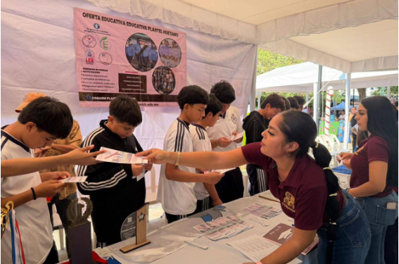 Ferias del Bienestar impulsan oferta educativa para jóvenes con Plan Michoacán