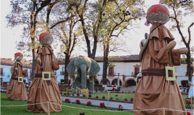 ¡Pátzcuaro se ilumina hoy con su nacimiento monumental y árbol navideño!: Sectur