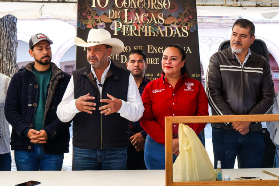 Julio Arreola impulsa el 10° Concurso de Lacas Perfiladas en Pátzcuaro