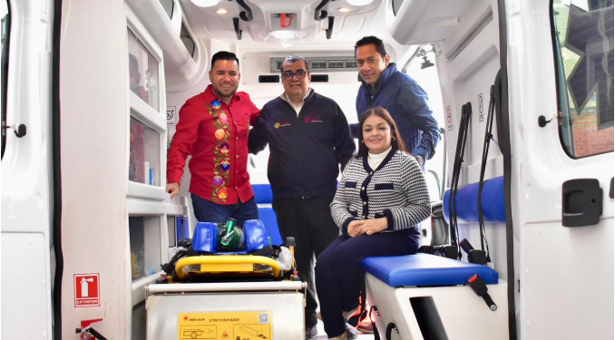 Gestión de nueva ambulancia para La Huacana, salvará vidas: Reyes Galindo