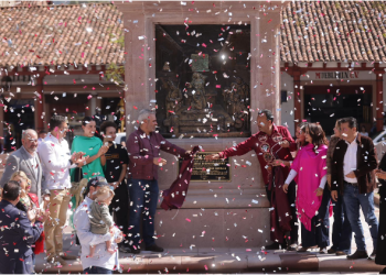 Julio Arreola inaugura la restauración de la Plaza Gertrudis Bocanegra en Pátzcuaro
