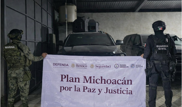 Golpe al crimen; SSP asegura en Coahuayana presunta bodega para fabricación de vehículos blindados