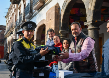 Pátzcuaro cierra 2025 con más seguridad: Julio Arreola entrega uniformes, vehículo y equipamiento