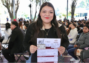 Secretaría del Trabajo entrega Tarjetas del Bienestar a jóvenes aprendices como parte del Plan Michoacán por la Paz y la Justicia