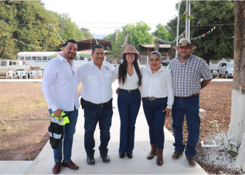 Fanny Arreola inaugura plaza principal en el 85 aniversario del Ejido El Recreo.