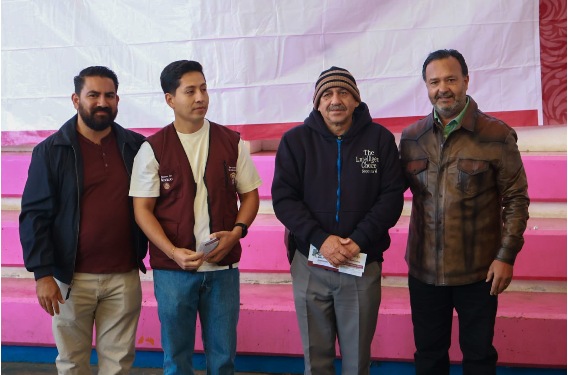 Julio Arreola impulsa la educación en Pátzcuaro: entrega de becas y nuevas obras para escuelas