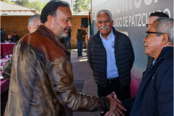 Julio Arreola reafirma coordinación para la defensa del Lago de Pátzcuaro