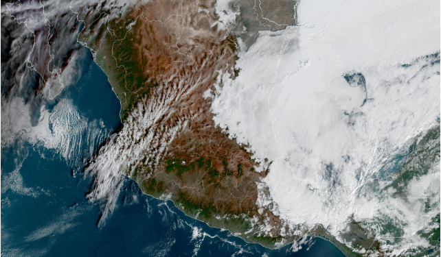 Lunes, con lluvias fuertes a intensas, viento y aire ártico sobre México.