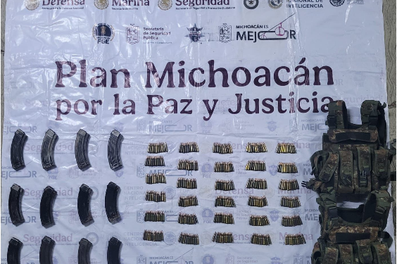 Asegurados 300 cartuchos útiles, 12 cargadores y equipo balístico en Tierra Caliente: SSP