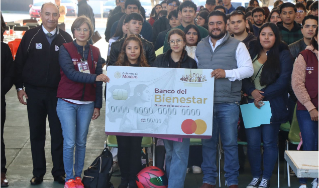 ¡Atención universitarios! Inicia entrega de tarjetas Gertrudis Bocanegra en Michoacán