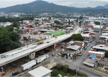 Distribuidor vial La Hielera en Uruapan abrirá circulación este mes: Rogelio Zarazúa