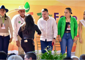 Gestionará Reyes Galindo eficientar procesos de exportación en empaques de mango