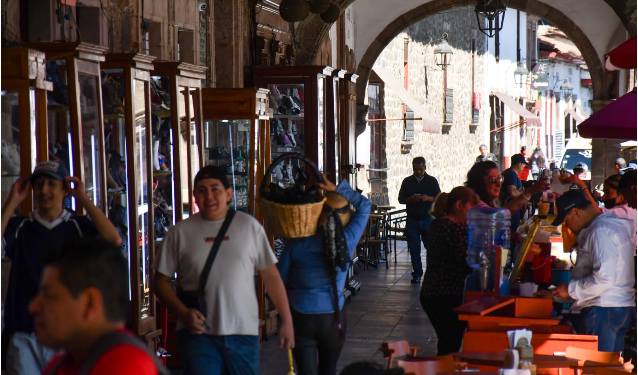 Pátzcuaro se mantiene en calma; actividades continúan con normalidad