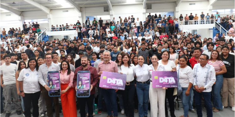Fanny Arreola: El Programa Data Datos Gratis fortalece la conectividad de estudiantes en Apatzingán.