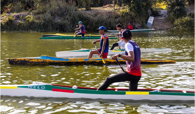 El lago de Pátzcuaro vibrará con las tradicionales regatas de canotaje