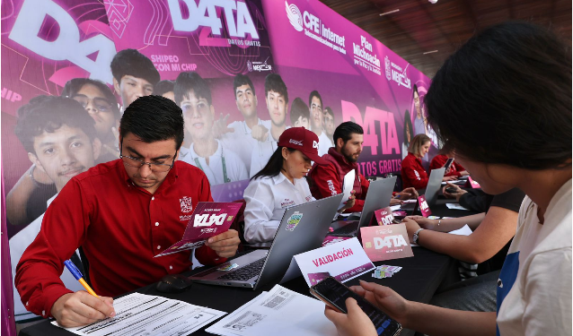 Miles de nicolaitas ya recibieron sus chips del Programa D4TA; continúa la entrega en Ceconexpo