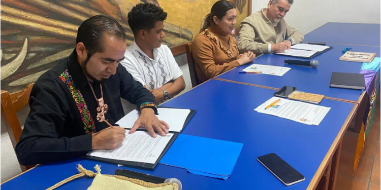 Firma de convenio entre la Universidad Virtual del Estado de Michoacan #UNIVIM y el Consejo Supremo Indígena de Michoacán #CSIM