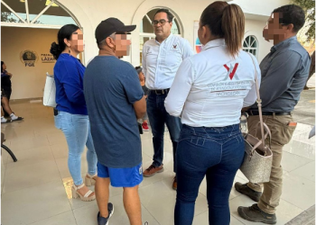 Gobierno del Estado brinda atención directa a familiares de maestras víctimas en Lázaro Cárdenas