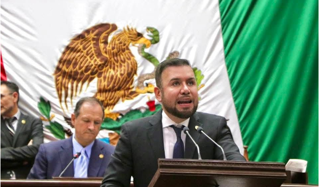 Busca Reyes Galindo oficializar el 24 de enero como el Día del Empleado Municipal en Michoacán