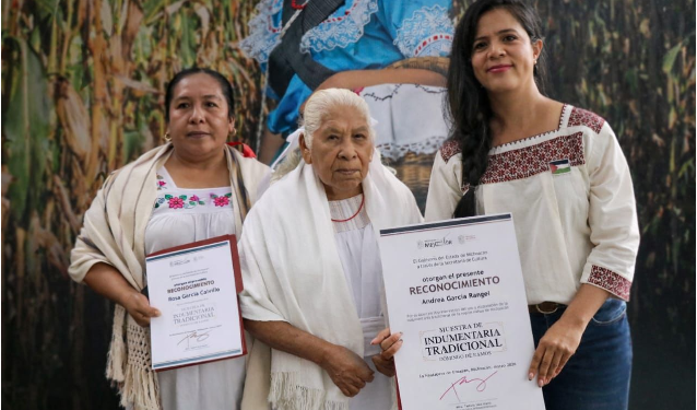 Tianguis de Domingo de Ramos celebra la riqueza textil de los pueblos originarios