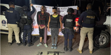 Tras enfrentamiento, detiene Guardia Civil a 2 hombres armados en Cuitzeo