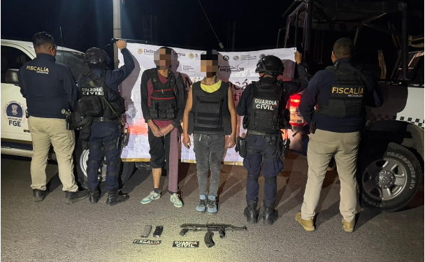 Tras enfrentamiento, detiene Guardia Civil a 2 hombres armados en Cuitzeo