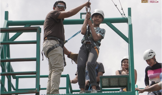 Vive la adrenalina en la tirolesa del Zoológico de Morelia